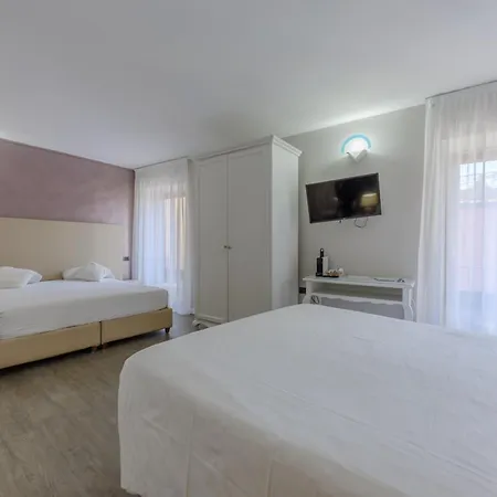 Hotel Degli Oleandri 3*