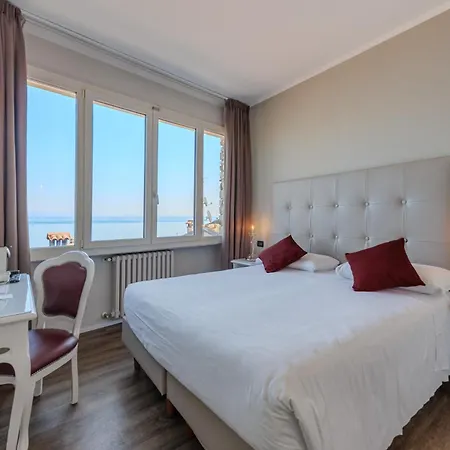 Degli Oleandri Hotel 3*
