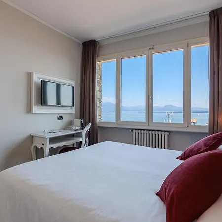 Hotel Degli Oleandri 3*